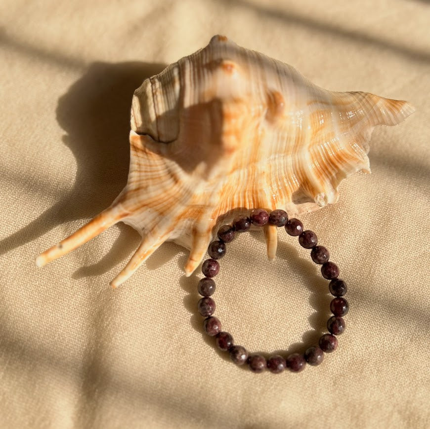 Garnet Bracelet – Passion & Vitality
